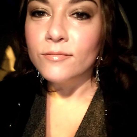 Meet your Posher, Candice - Picture 1 of 1